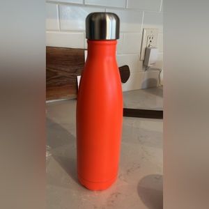 Swell water bottle, new, birds of paradise color